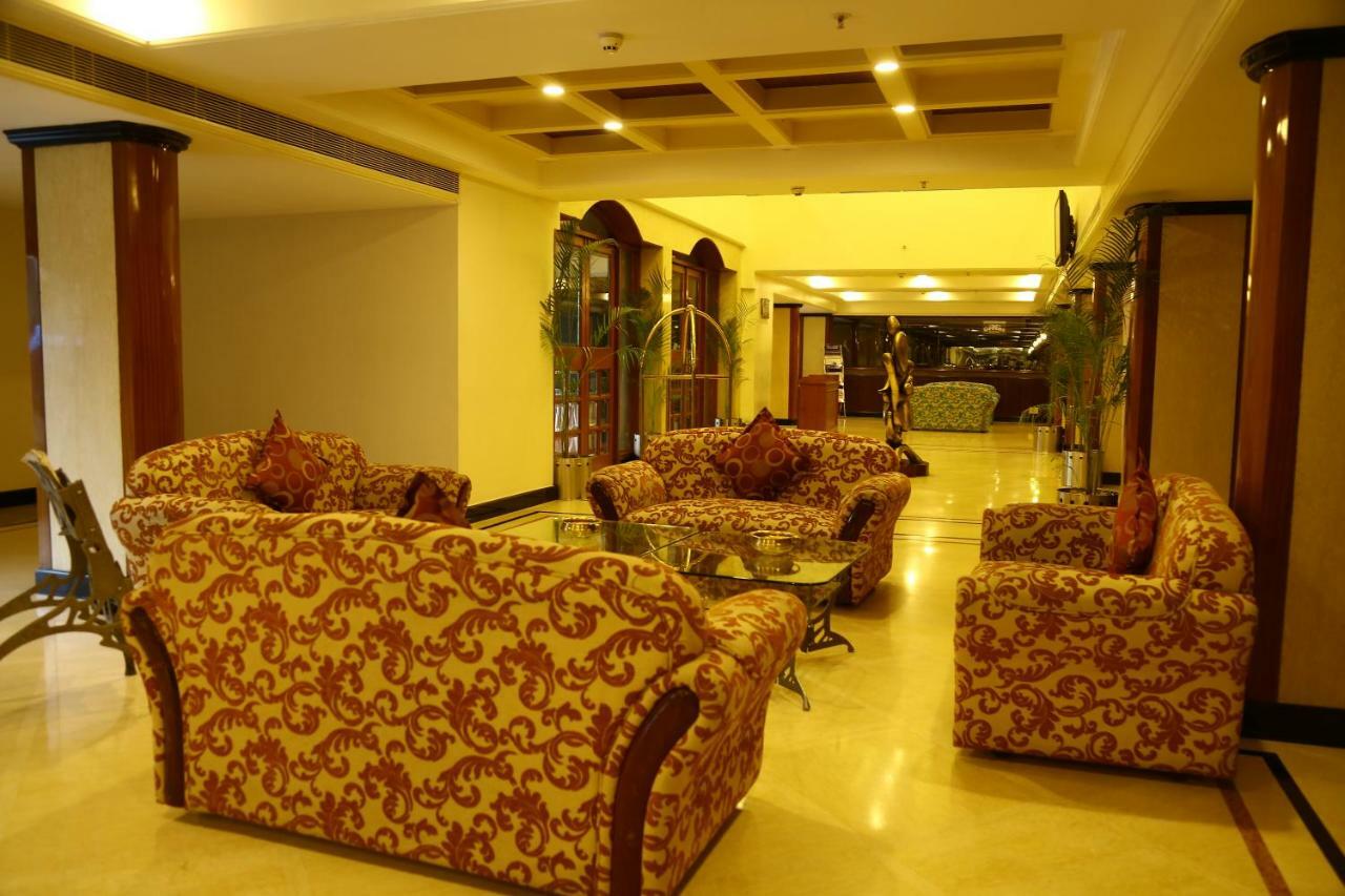 Kences Hotel -Opp Apsrtc Bus Stand Tirupati Zewnętrze zdjęcie
